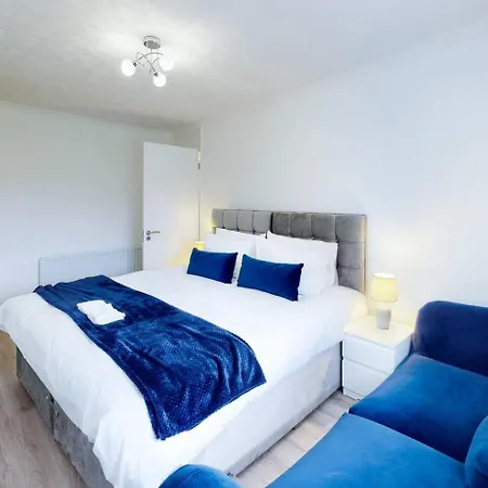Ranworth-House - Holiday Home In Bedford, Sleeps 5 Exterior photo
