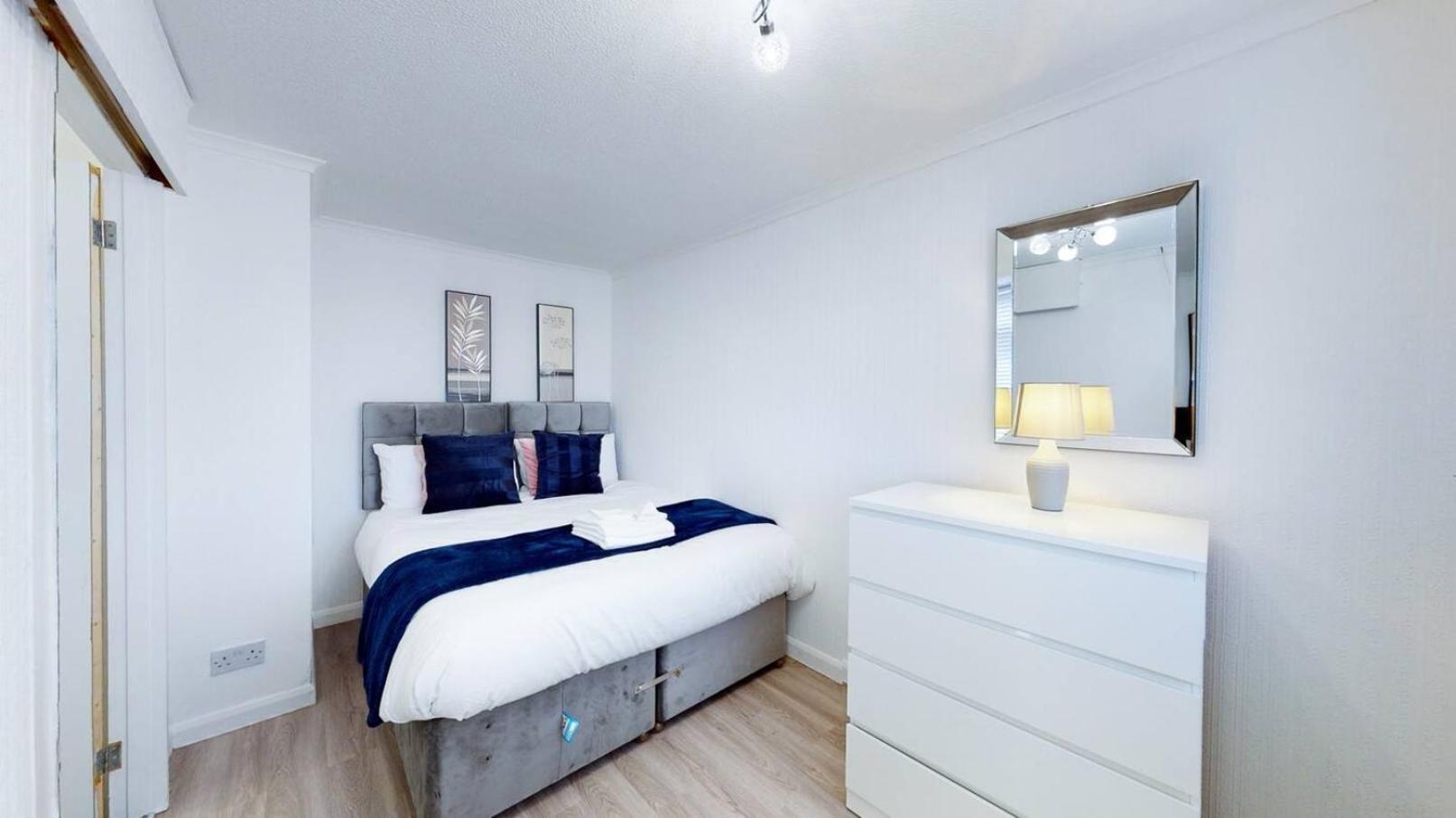Holiday home Ranworth-house - In Bedford, Sleeps 5 Bedford