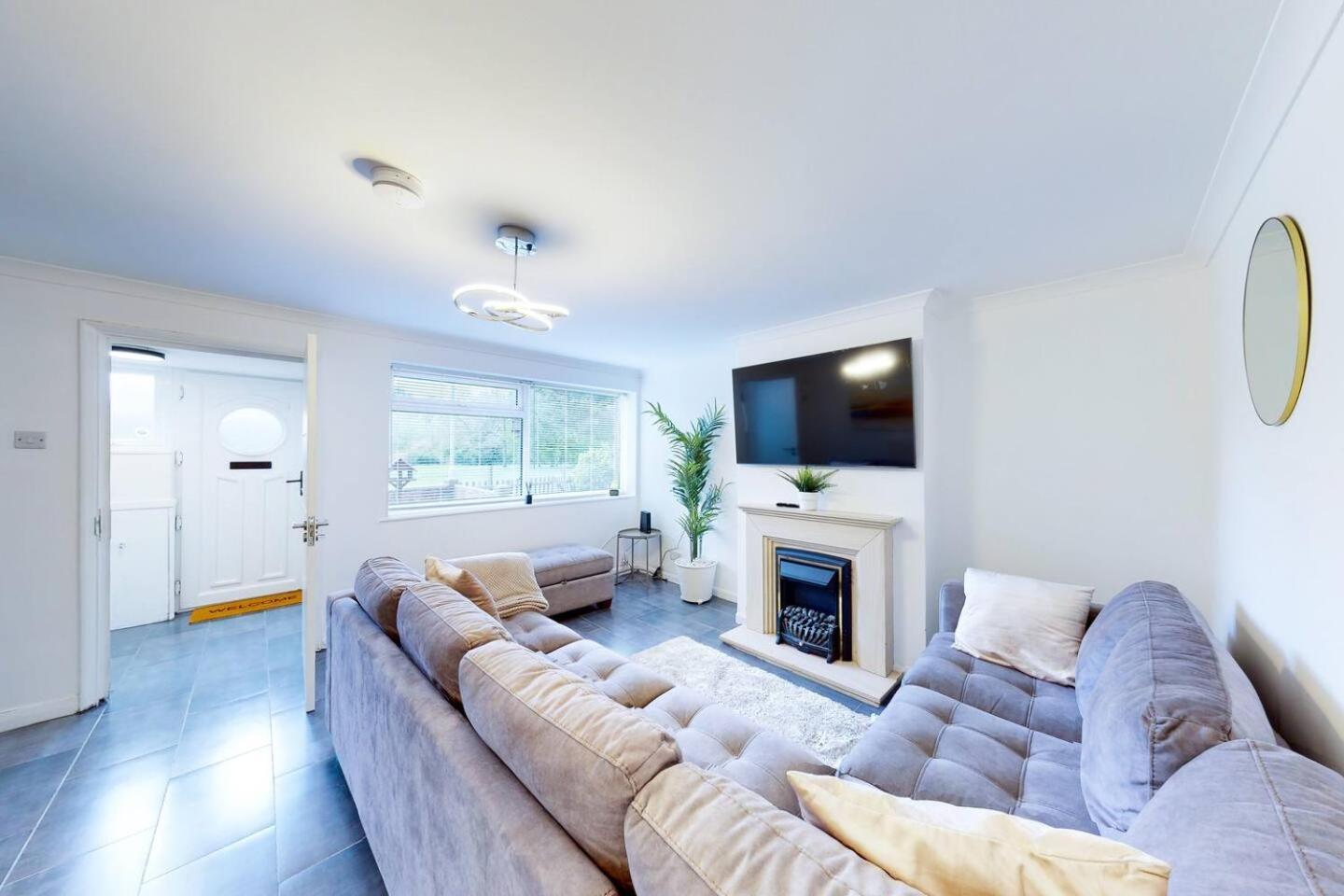 Holiday home Ranworth-house - In Bedford, Sleeps 5 *