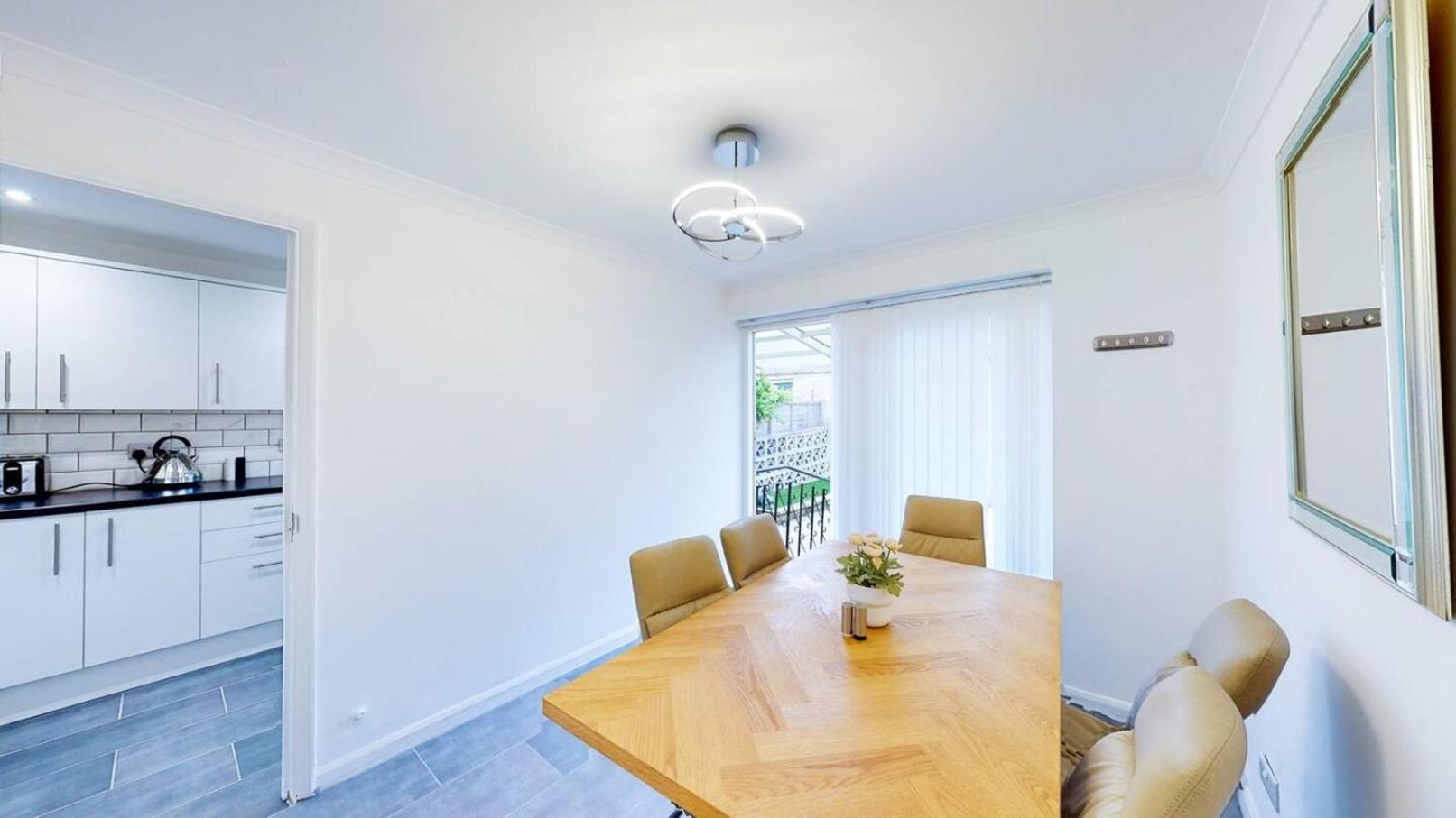Ranworth-house - In Bedford, Sleeps 5 Holiday home *