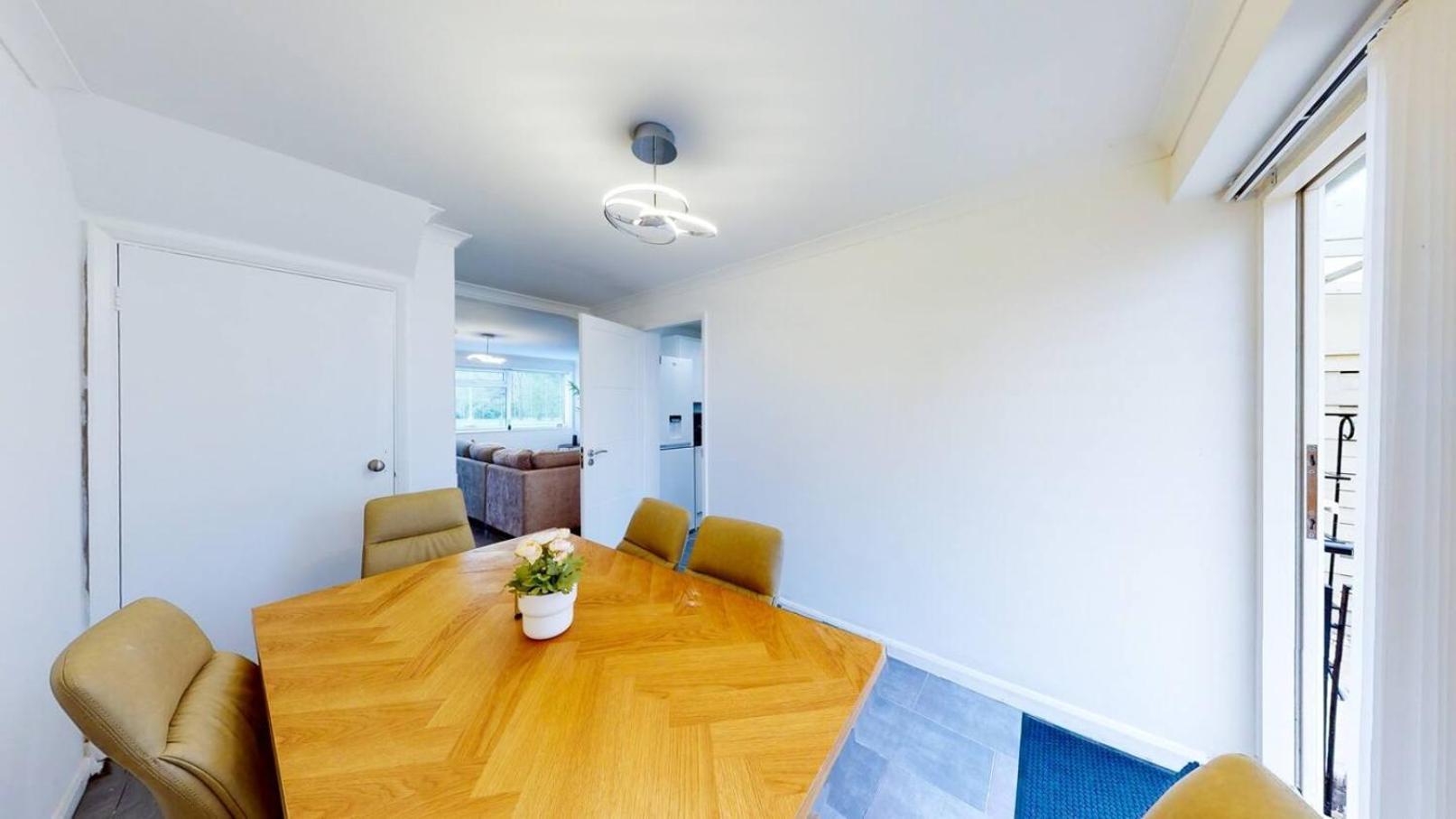 Ranworth-house - In Bedford, Sleeps 5