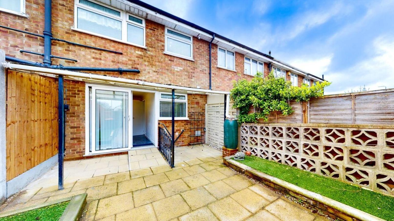 Ranworth-house - In Bedford, Sleeps 5 Holiday home Bedford