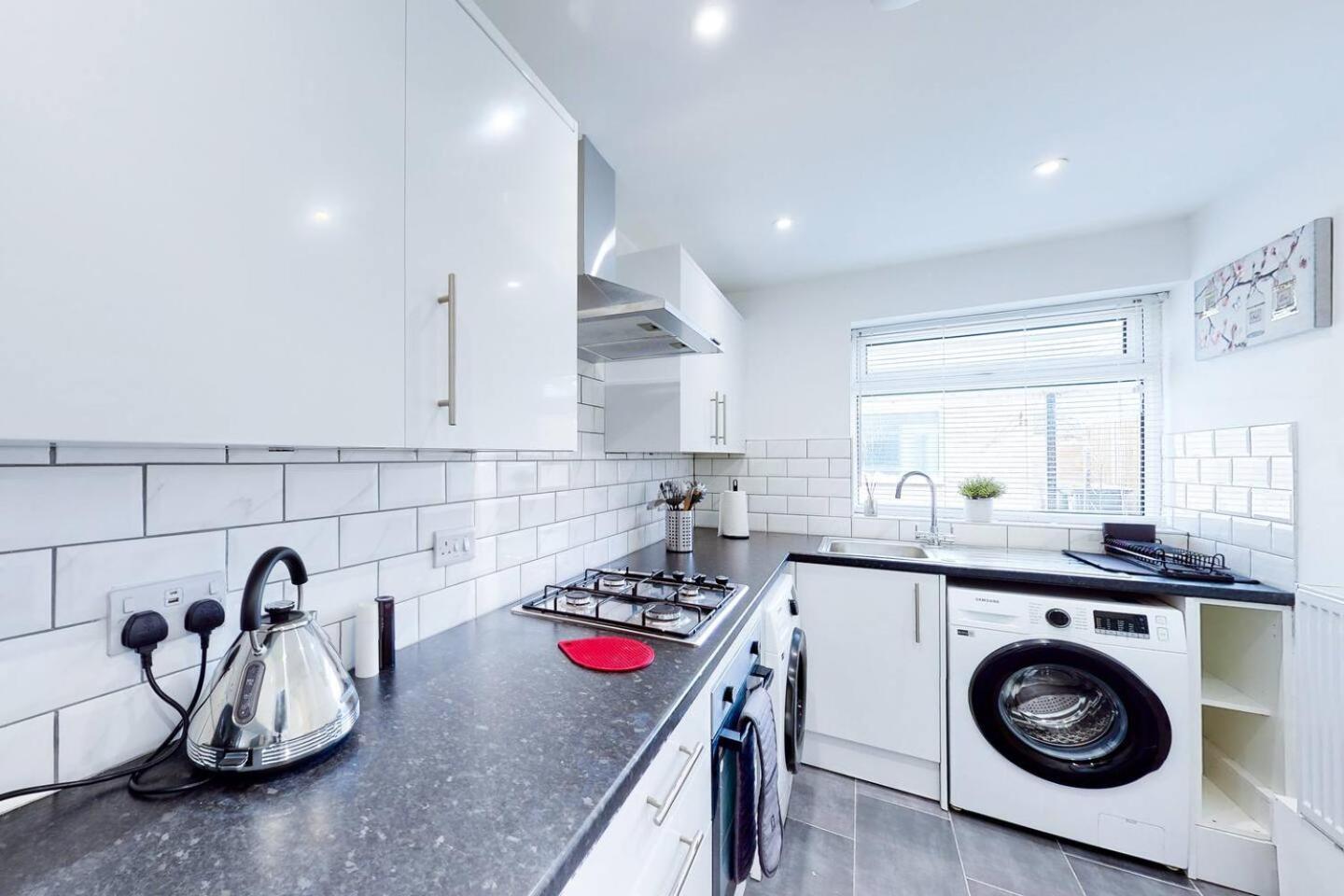 Ranworth-house - In Bedford, Sleeps 5